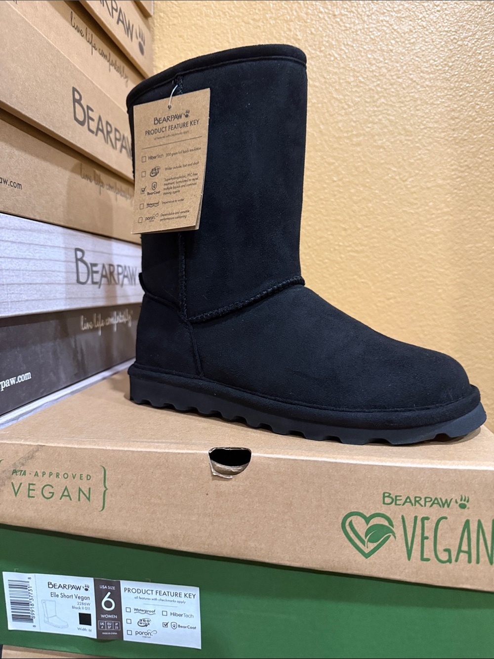 BearPaw Vegan Elle short Black Boots